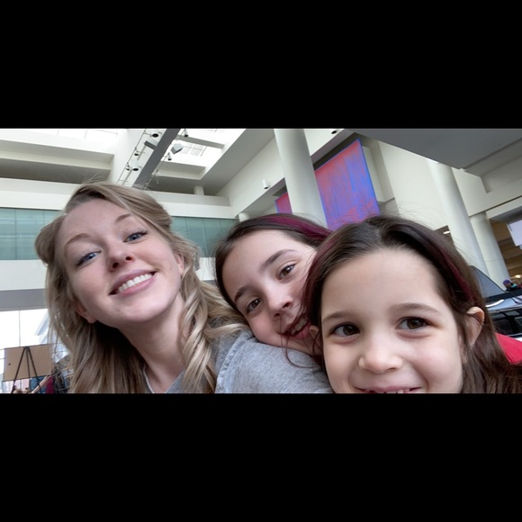 Meet Your Posher 🌻 - Picture 9 of 9